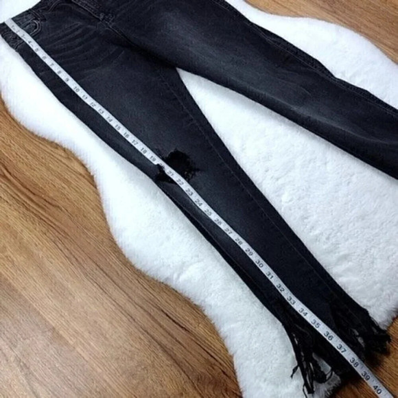 F21 Women's High Rise Distressed Black Skinny Jeans - Picture 5 of 11